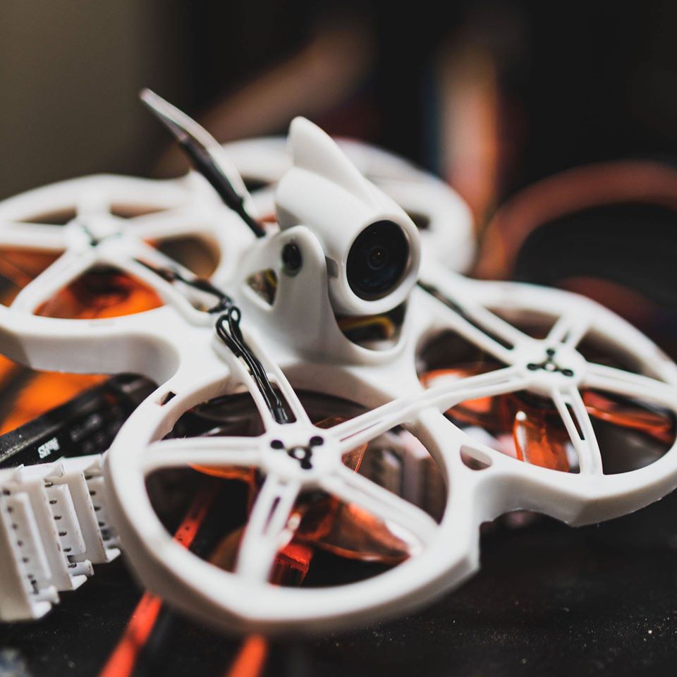 Emax Tinyhawk II 2 RTF FPV Rac - مراجعة Drone Battery Adapter وسعره